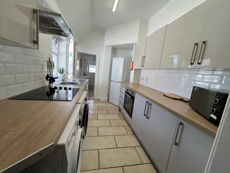 4 Bed West End Student House  // Jul 2026 - Image 25